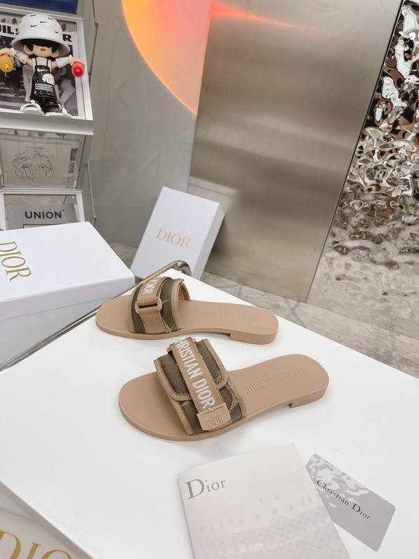 DIOR EVOLUTION SANDAL