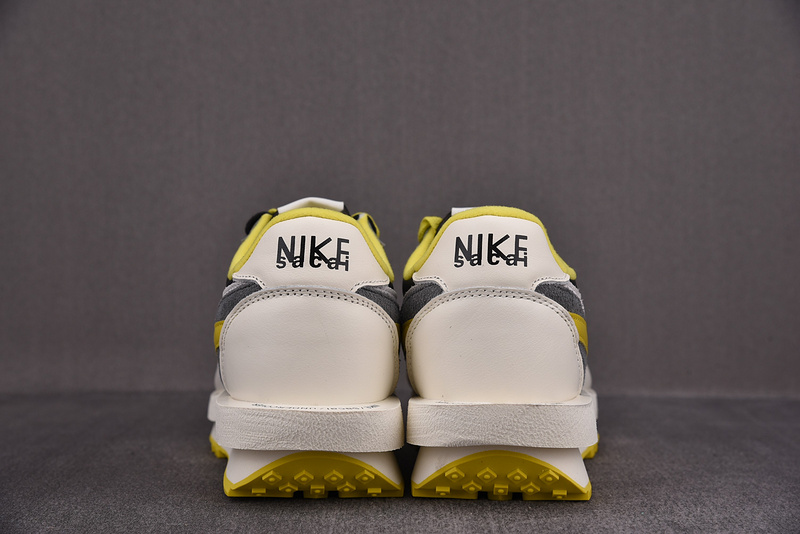 Nike Vaporwaffle sacai Sesame Dark Iris DD1875-500