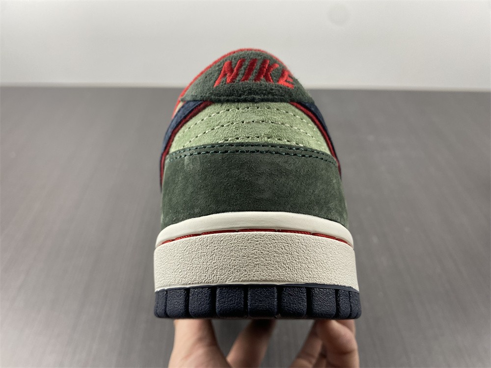 Katsuhiro Otomo x Nike Dunk Low "Steam Boy"