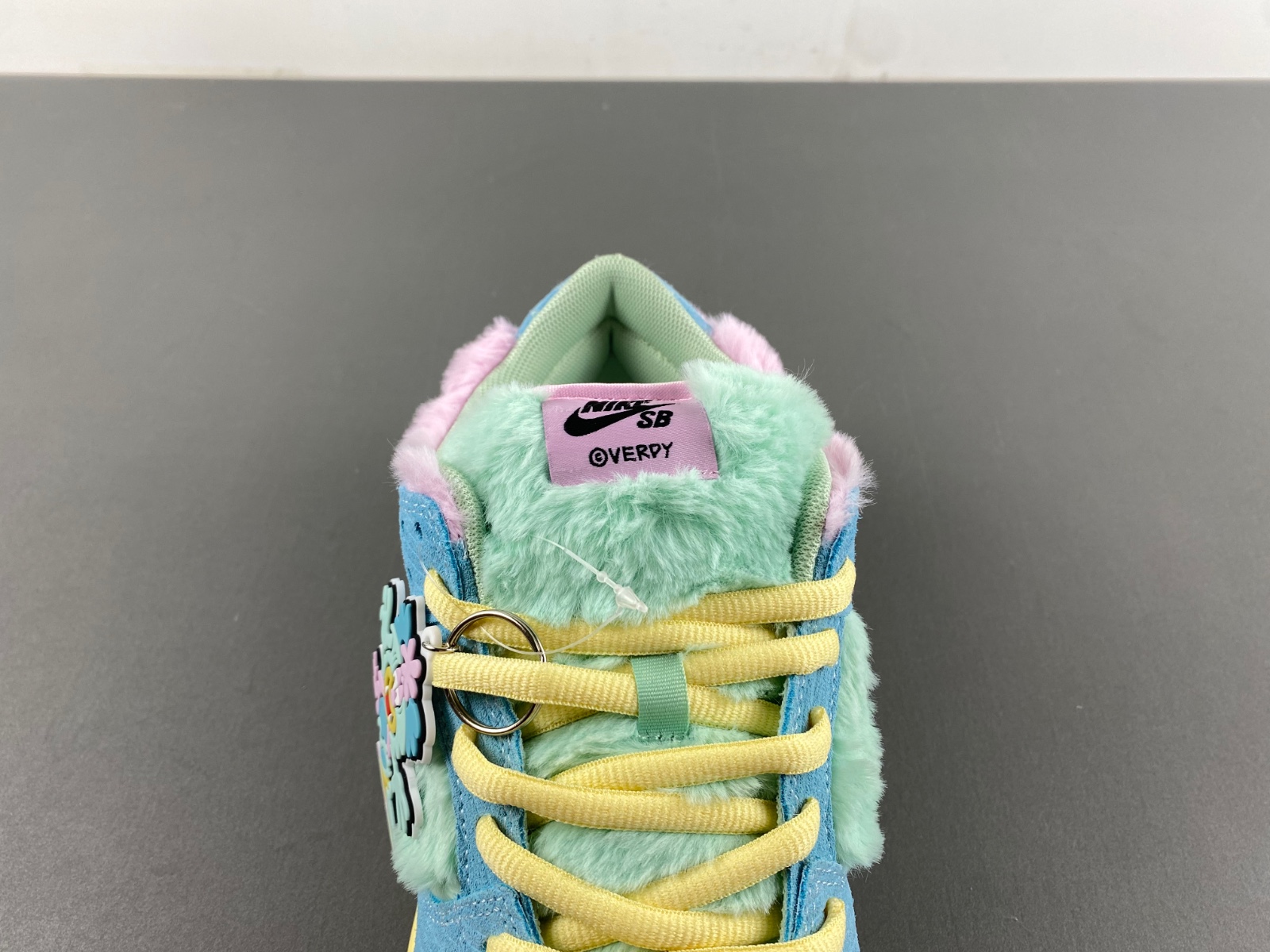 Verdy x Nike SB Dunk Low “Visty”  FN6040-400