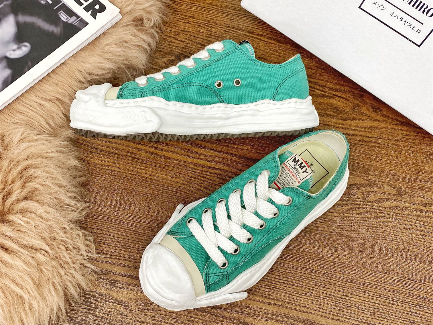 Maison Mihara Yasuhiro Low-Top Sneakers MMY-015