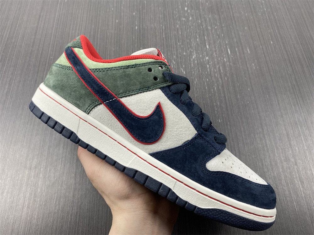 Katsuhiro Otomo x Nike Dunk Low "Steam Boy"
