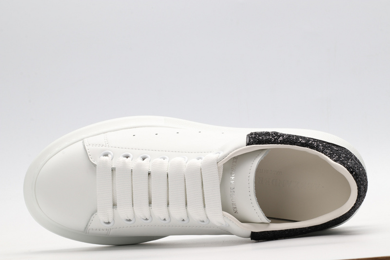 MCQUEEN OVERSIZED SNEAKER