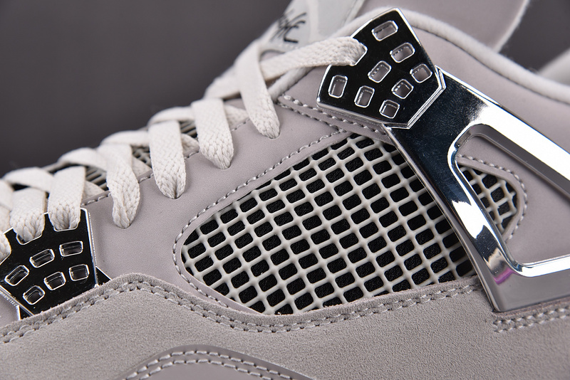 Air Jordan 4 Frozen Moments AQ9129-001