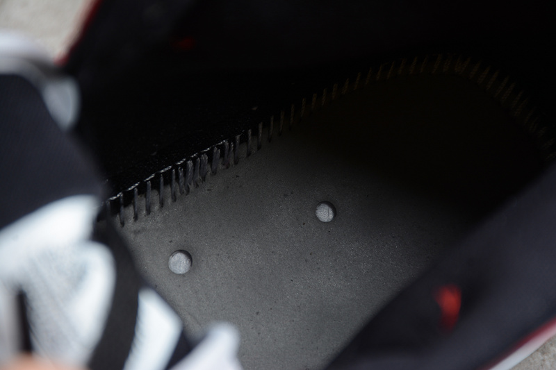 Air Jordan 1 Mid Chicago Black Toe 554724-069