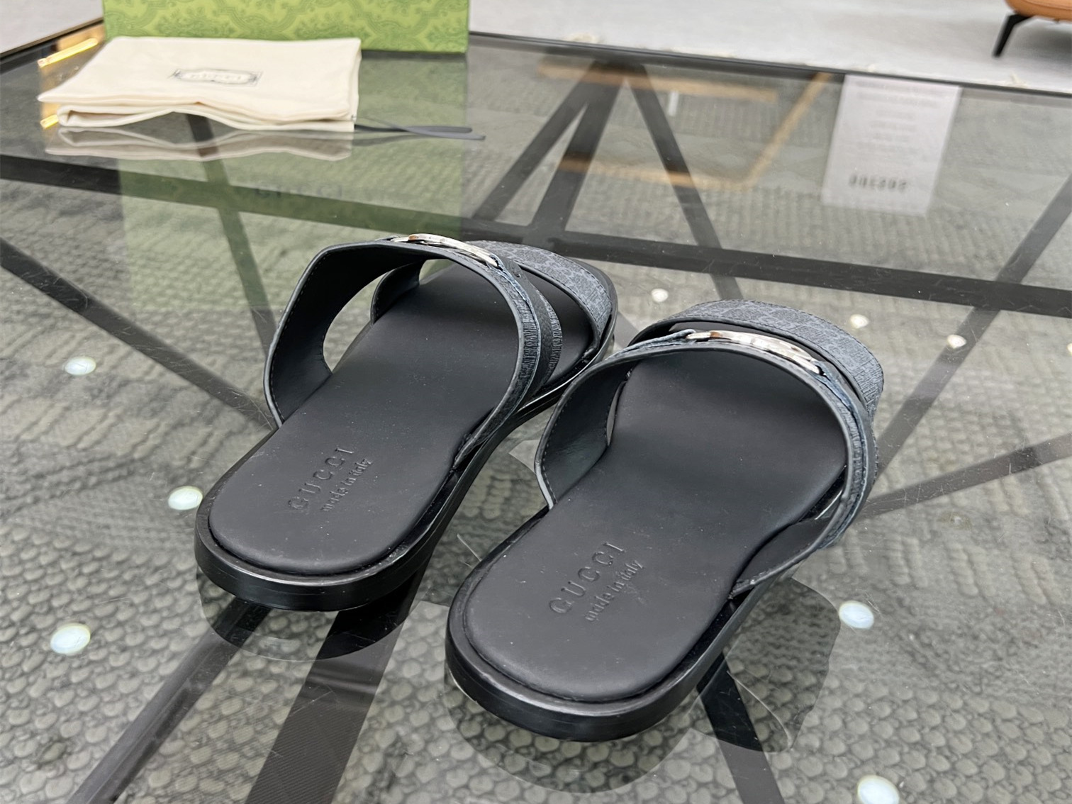 GUCCI  SLIDE (EU38-EU46)