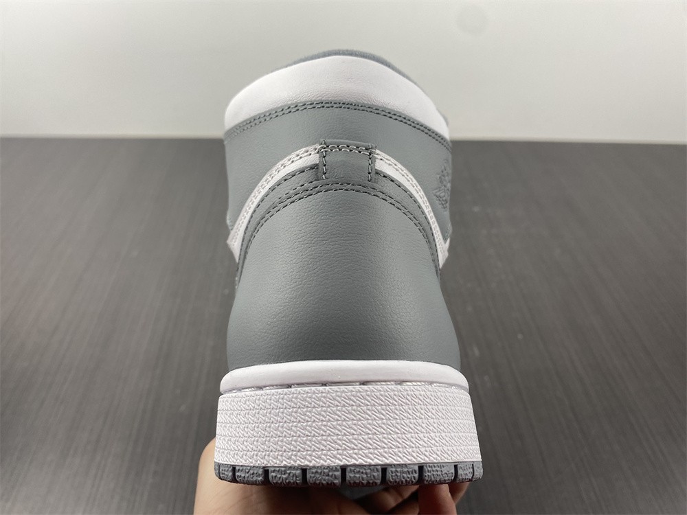 Air Jordan 1 High OG "Stealth" 555088-037