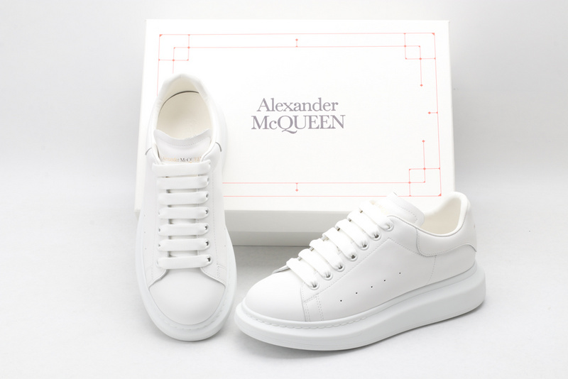 MCQUEEN OVERSIZED SNEAKER