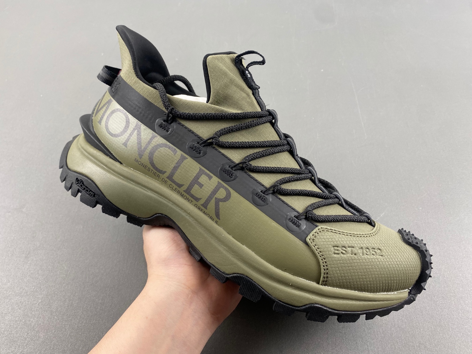 Moncler Trailgrip Lite 2 Sneakers  MC-005