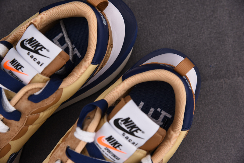 Nike Vaporwaffle sacai Sesame Tan Navy DD1875-200