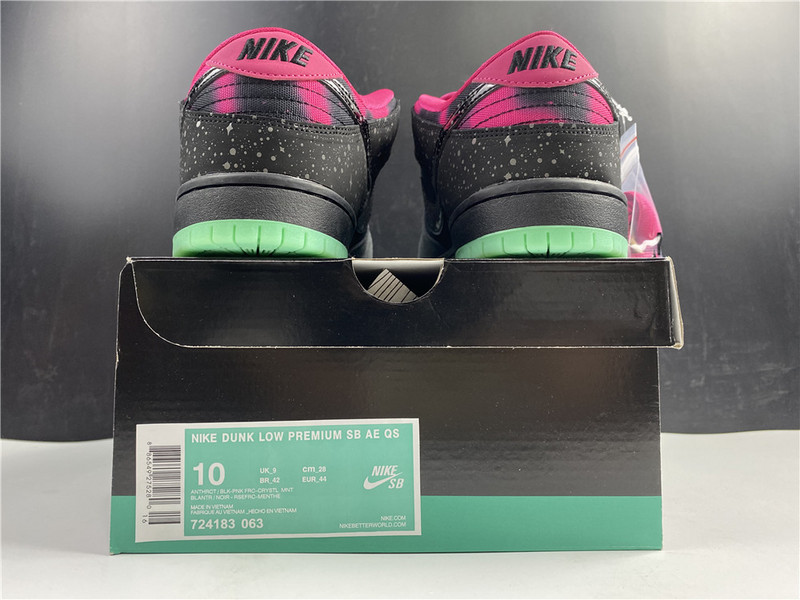 Premier x Nike SB Dunk Low Premium “Northern Lights” 724183-063