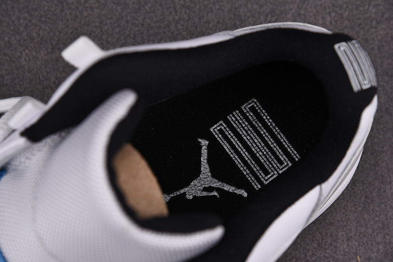 Air Jordan 11 Low "Legend Blue" AV2187-117