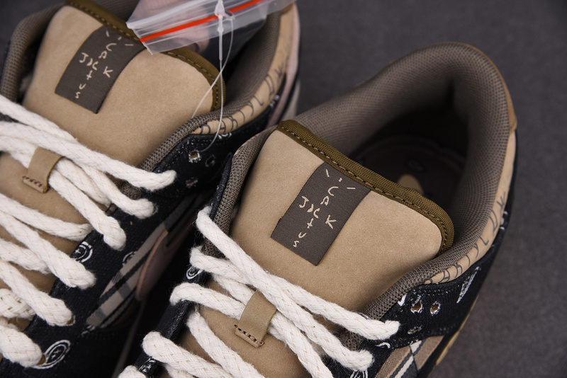 Travis Scott Nike SB Dunk Low CT5053-001