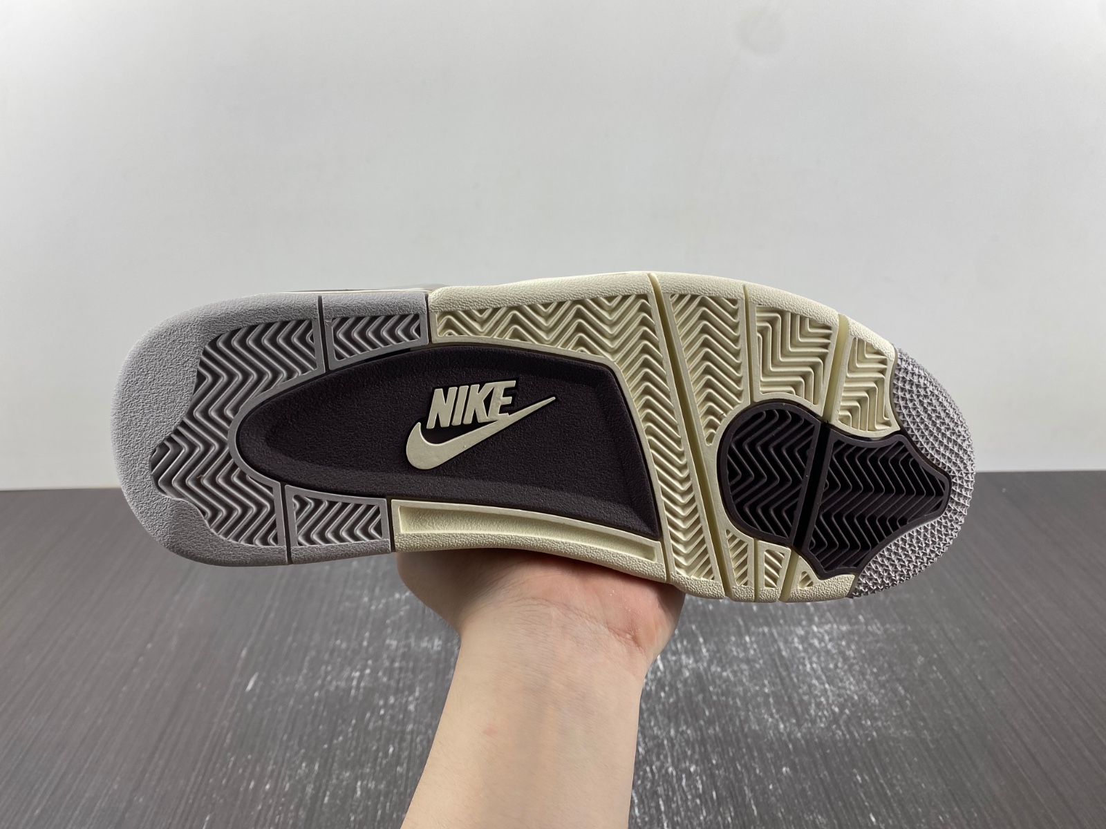 A Ma Maniere x Air Jordan 4 “Phantom” FZ4810-001