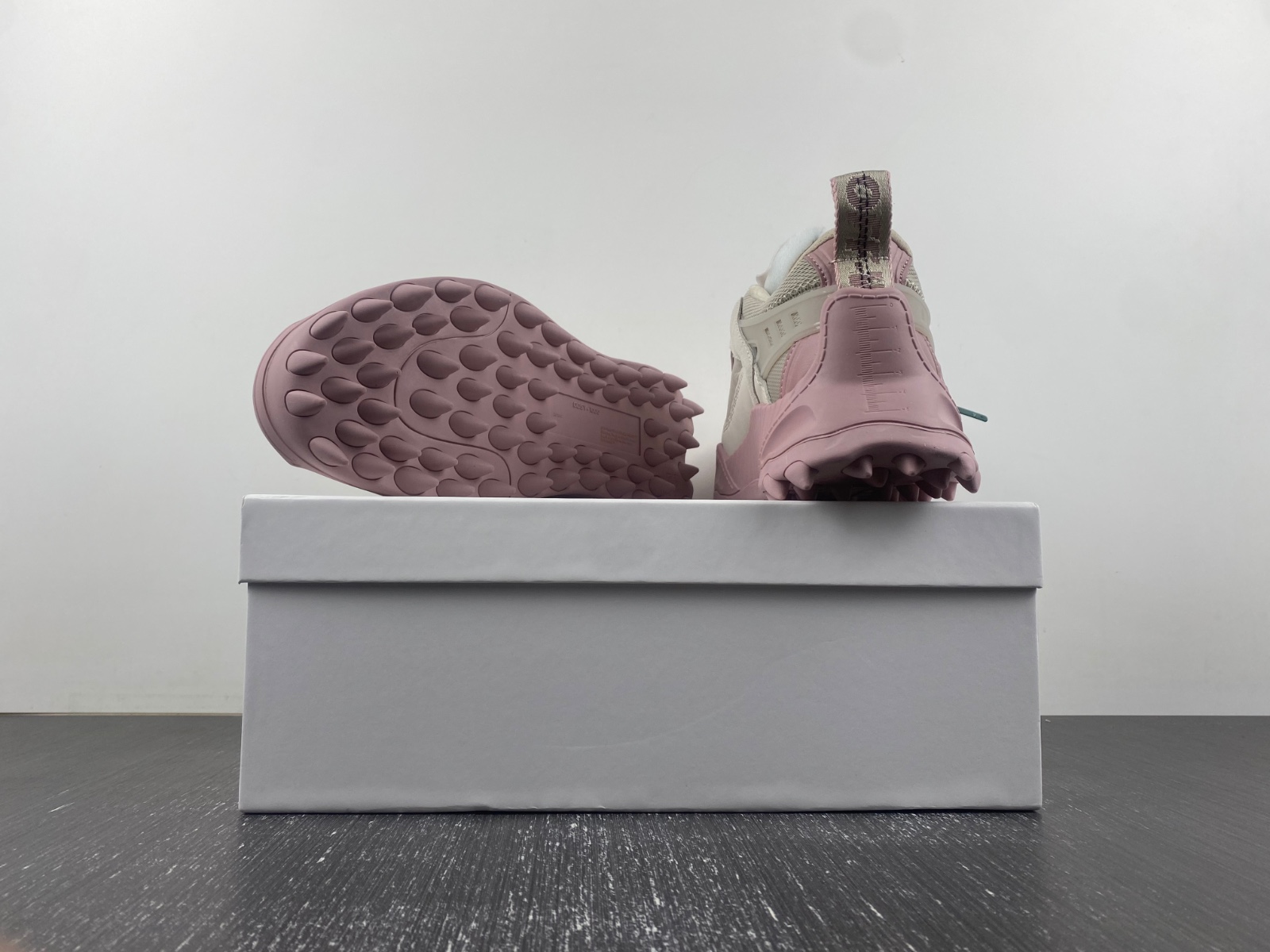 OW C/O​ ODSY-1000 SNEAKERS