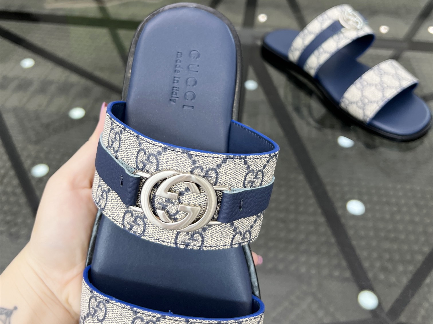 GUCCI  SLIDE (EU38-EU46)