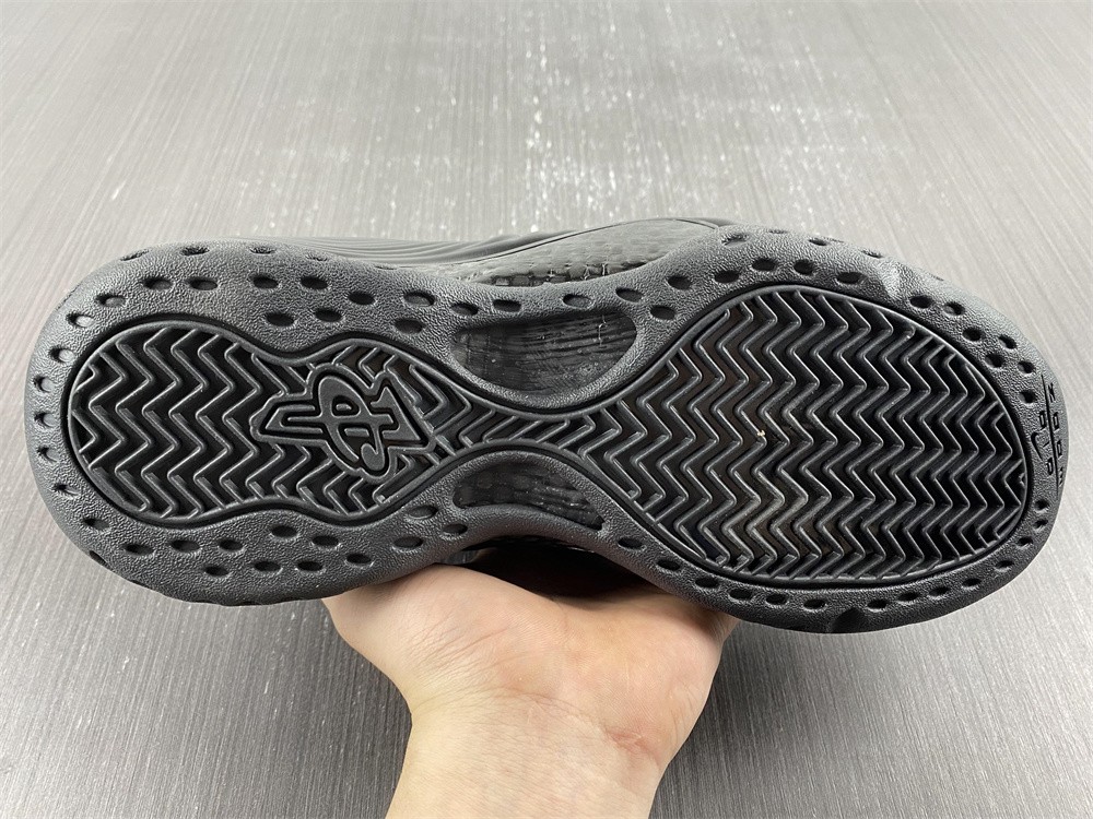 CDG x Nike Air Foamposite One DJ7952-001