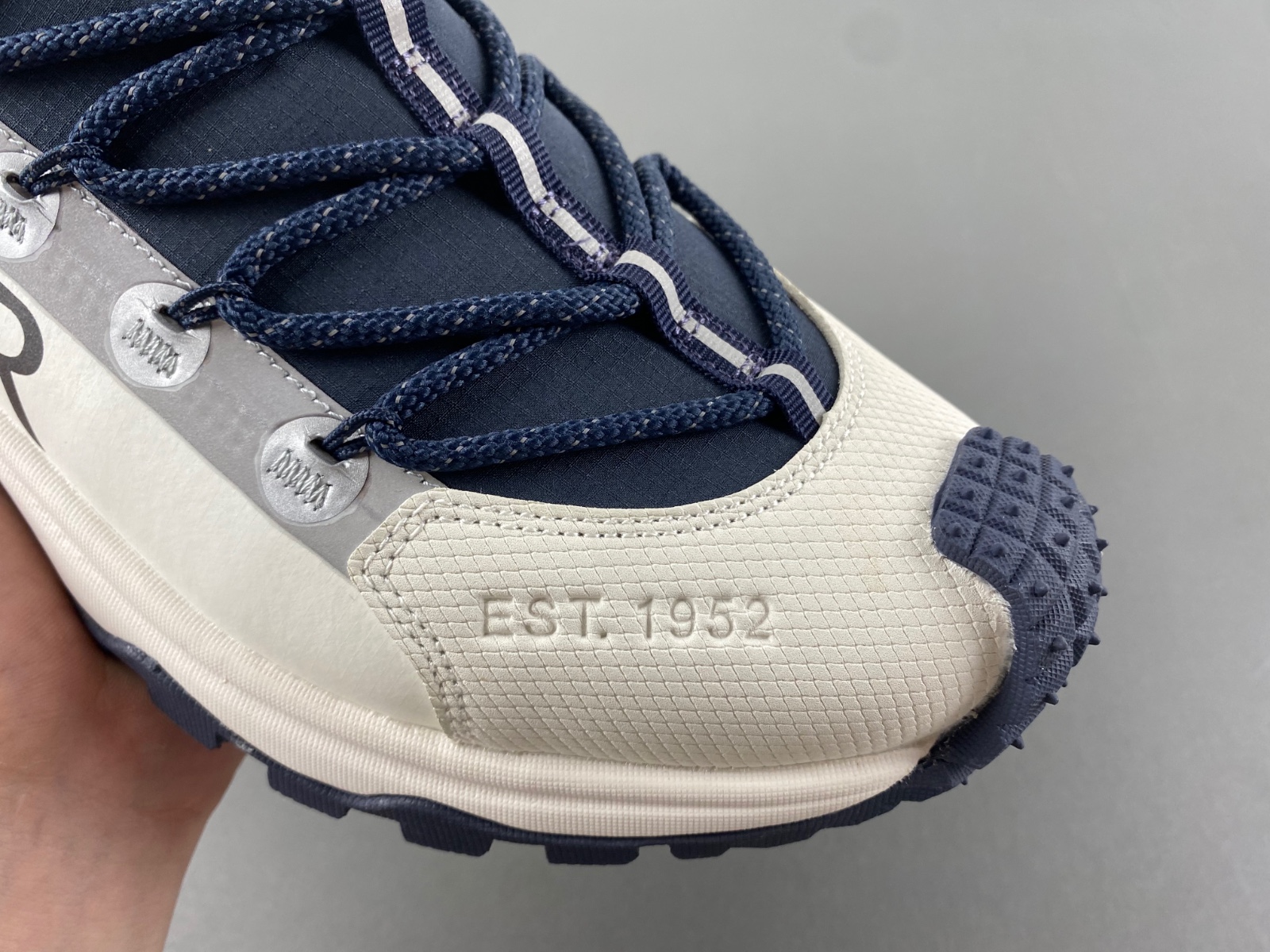 Moncler Trailgrip Lite 2 Sneakers  MC-002