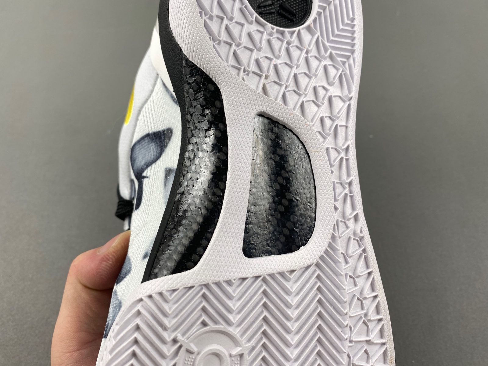 Nike Kobe 8 Protro “Mambacita” FV6325-100