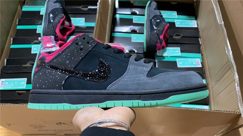 Premier x Nike SB Dunk Low Premium “Northern Lights” 724183-063