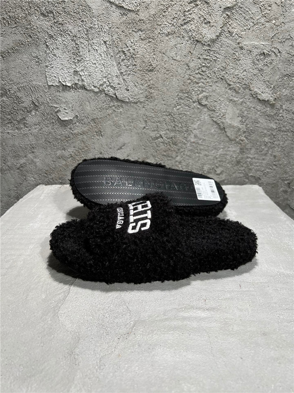 Balenciaga Furry Slide