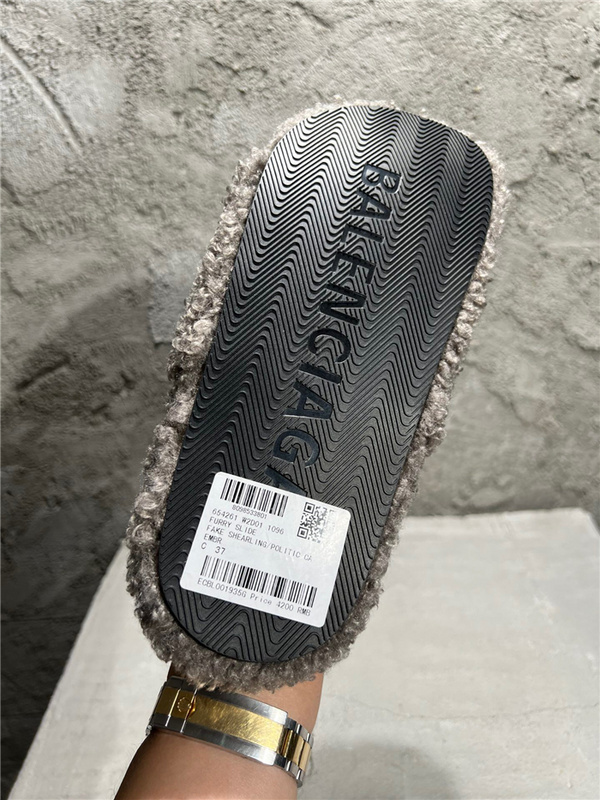 Balenciaga Furry Slide