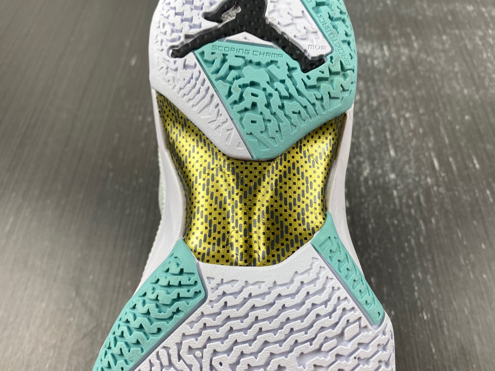 Air Jordan XXXVII Guo PF