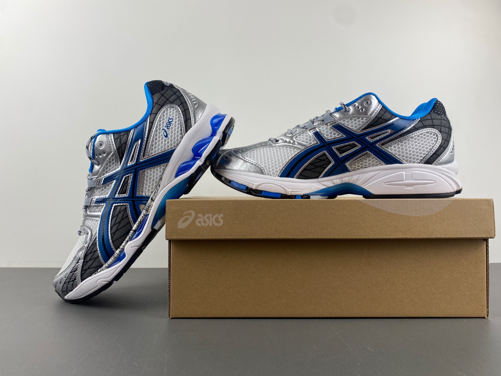 ASICS sneaker