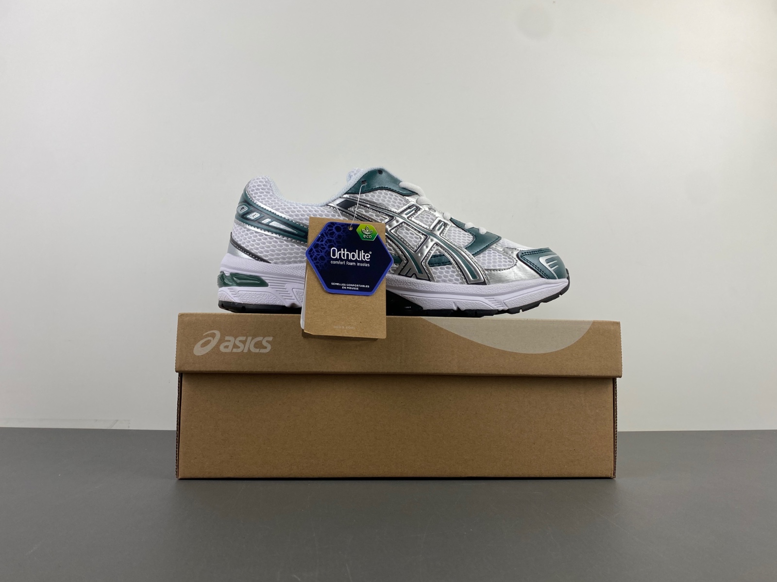 ASICS sneaker