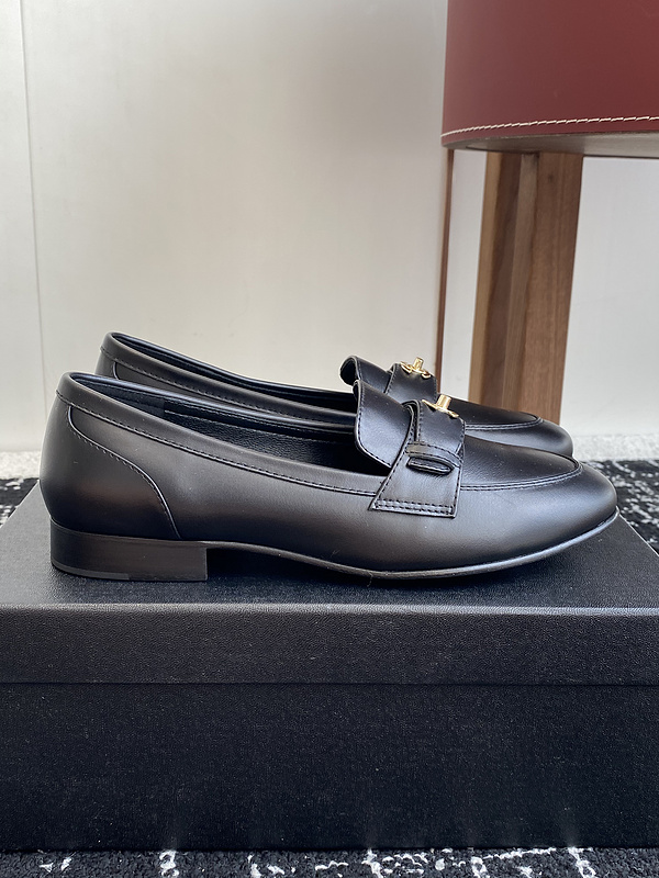 Chanel  Leather CC Logo Loafers