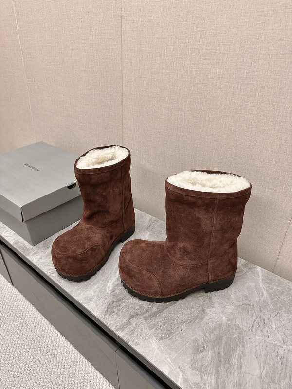 Balenciaga Winter Boots  (Middle-Top)