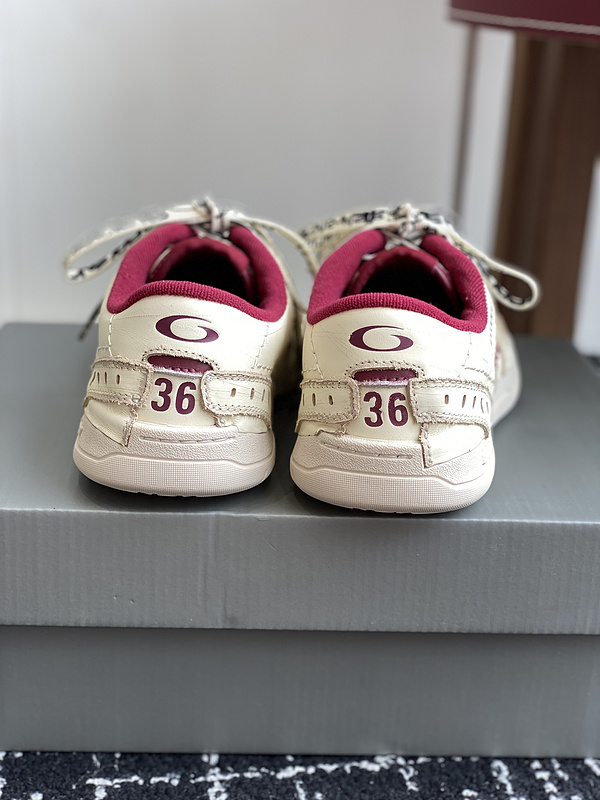 Balenciaga Hamptons Worn-Out Sneaker