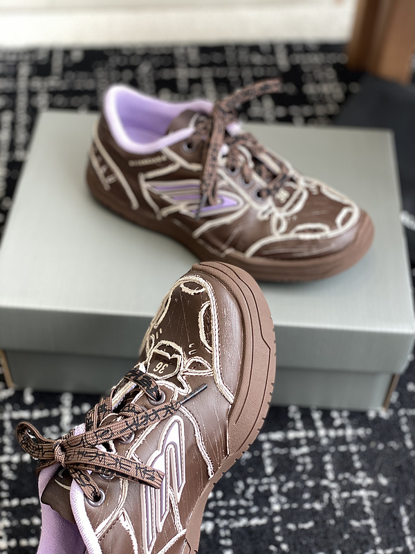 Balenciaga Hamptons Worn-Out Sneaker