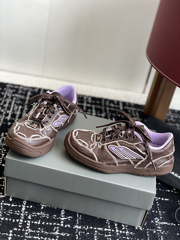 Balenciaga Hamptons Worn-Out Sneaker