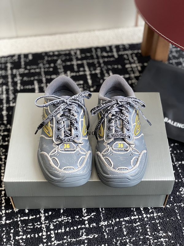 Balenciaga Hamptons Worn-Out Sneaker