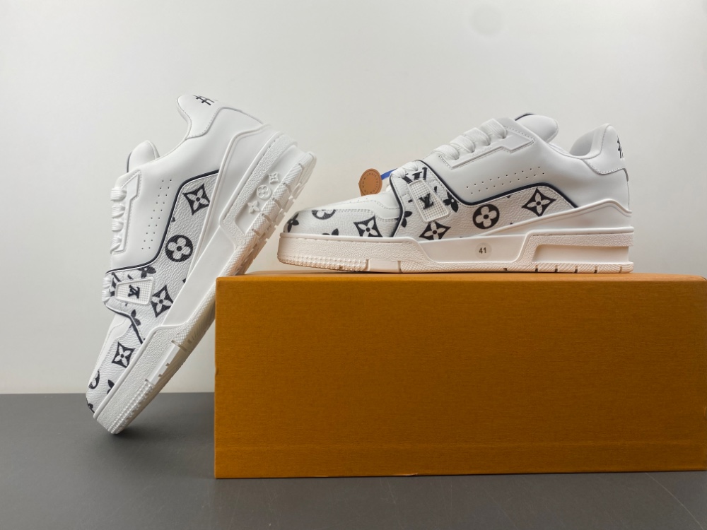 LV Trainer Sneaker