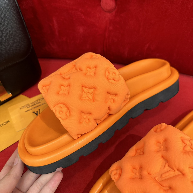 LV POOL PILLOW COMFORT MULE