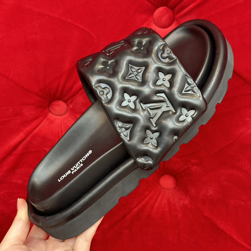 LV POOL PILLOW COMFORT MULE