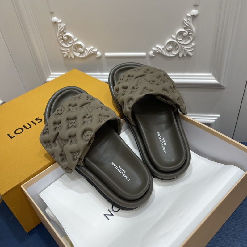 LV POOL PILLOW COMFORT MULE