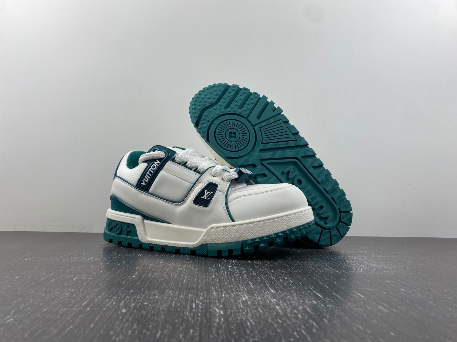 LV Trainer Maxi Sneaker