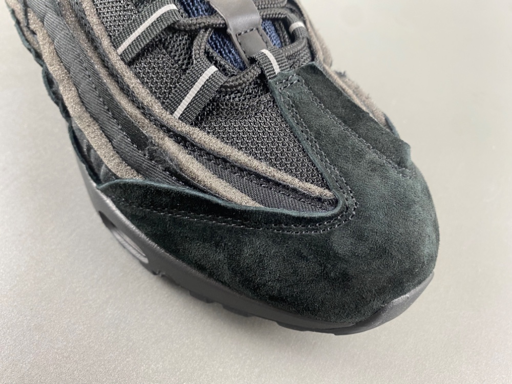 Comme des Garçons x Air Max 95 