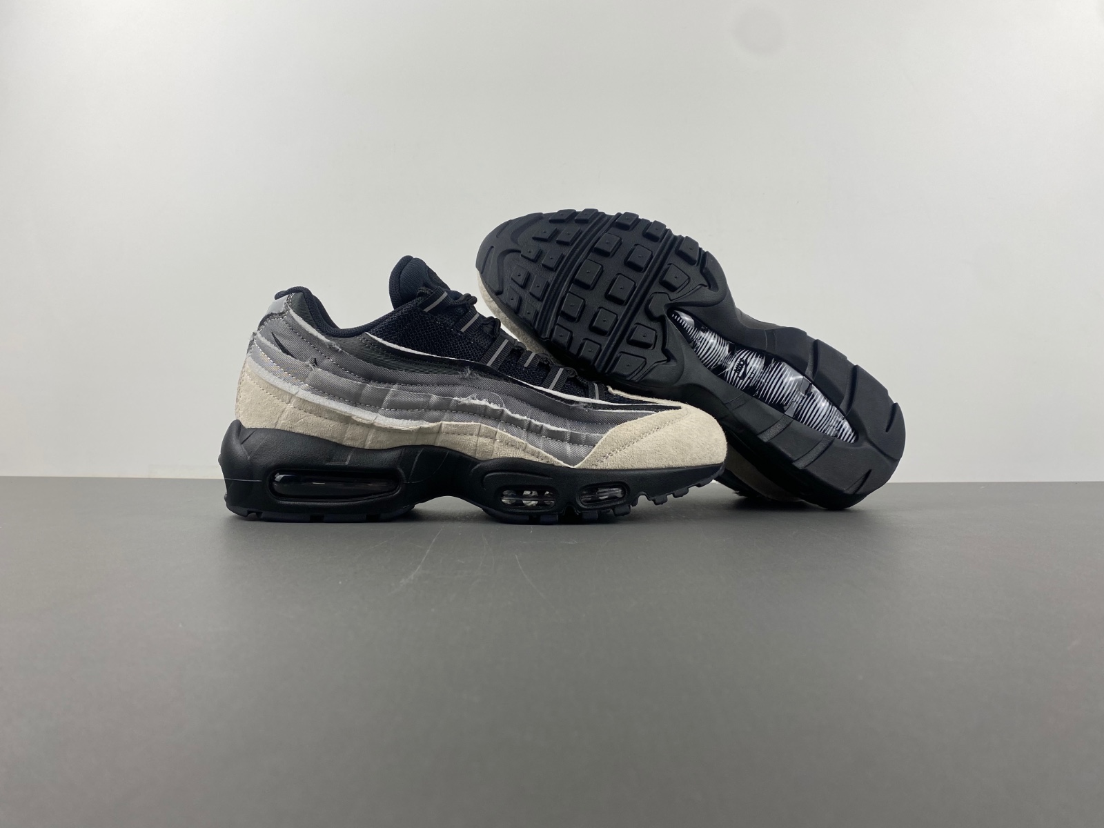 Comme des Garçons x Air Max 95 